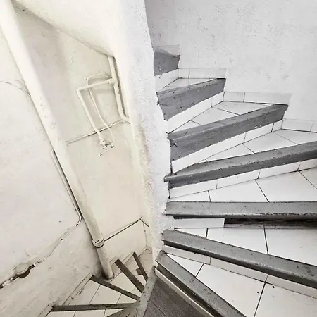 Апартаменты Gregbnb - Rooftop 27m2 - Terrasse 14m2 - Climatise - 5e Etage Sans Ascenseur